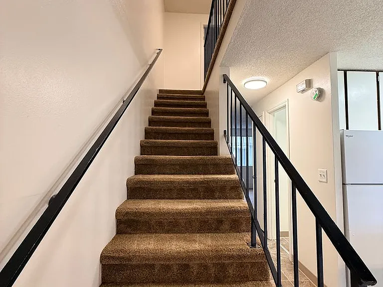 Rolling Hills Townhouses — Photo 17