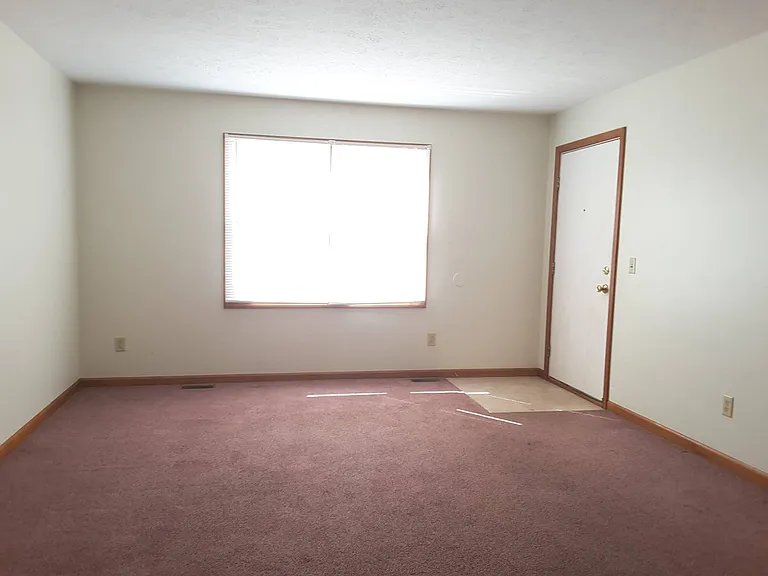 216 Stonewall Ct — Photo 4