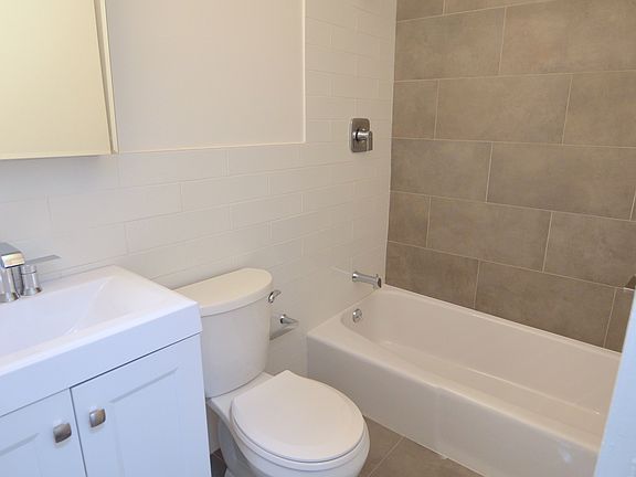5th image of 315 W 29th St APT 5B