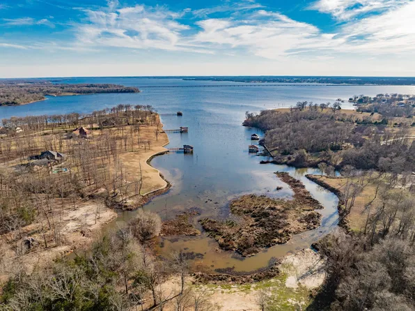 498 County Road 1952, Yantis, TX 75497