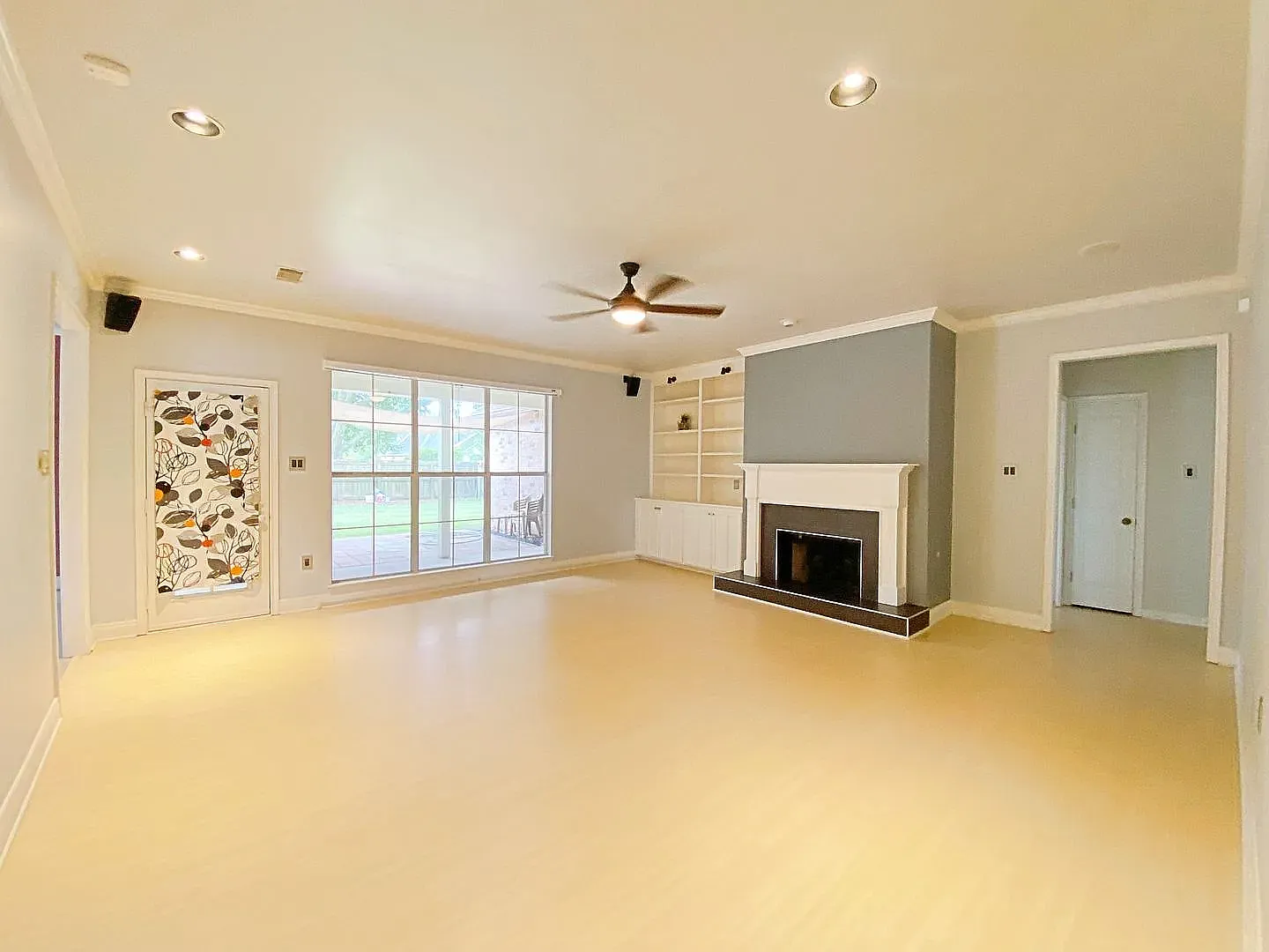 4 bed, 2309 sqft, $2,700 — Photo 4