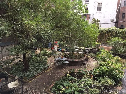 Rented by City Connections Realty | media 16