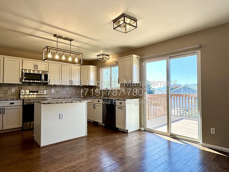 965 Piros Dr — Photo 12
