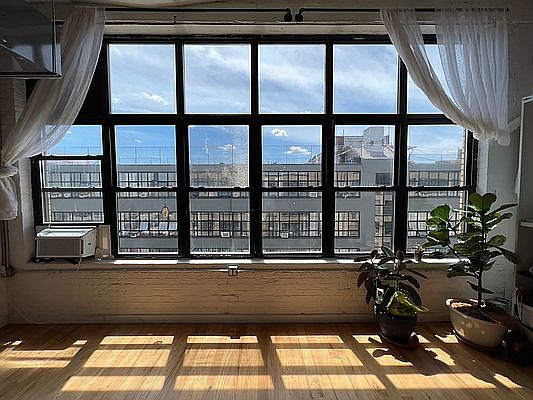 1st image of 205 McKibbin St #511