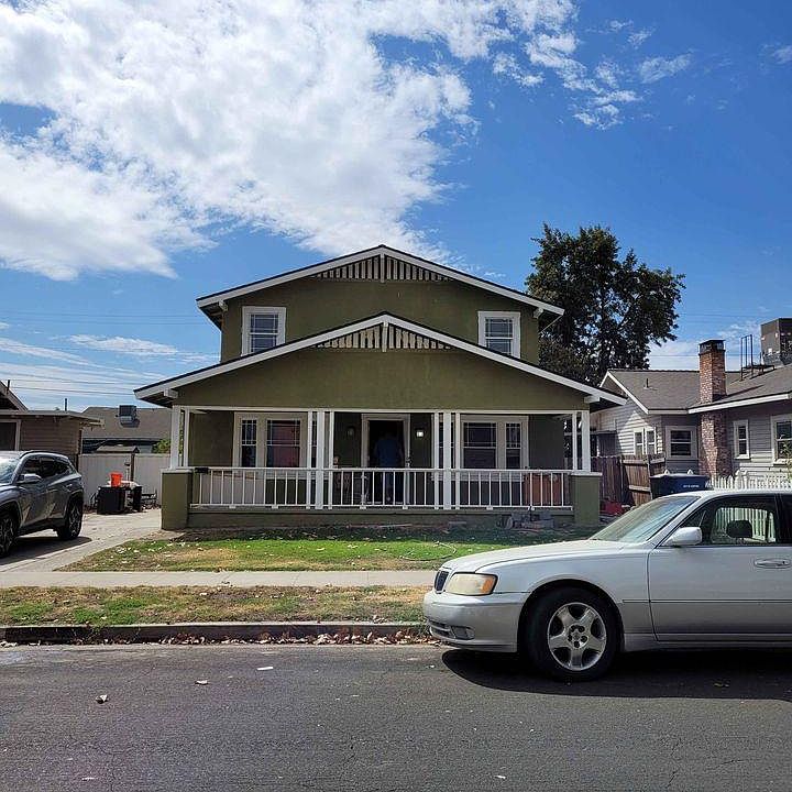 1st image of 419 W Elm St