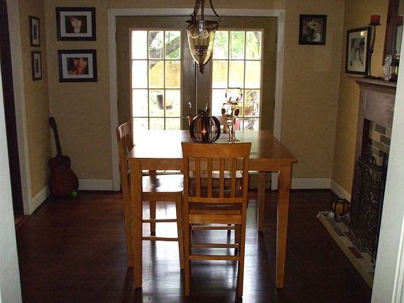 2nd image of 810 Avenue B