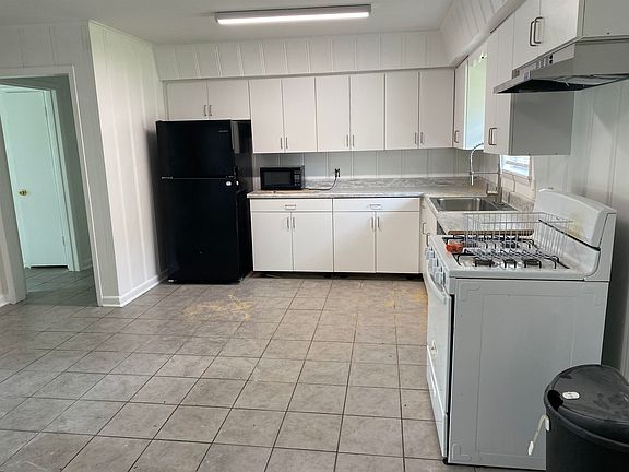 5th image of 709 Sundale Dr