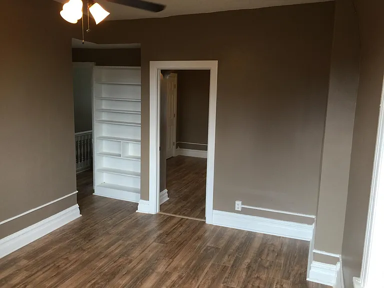 101 N 11th St #4 — Photo 3