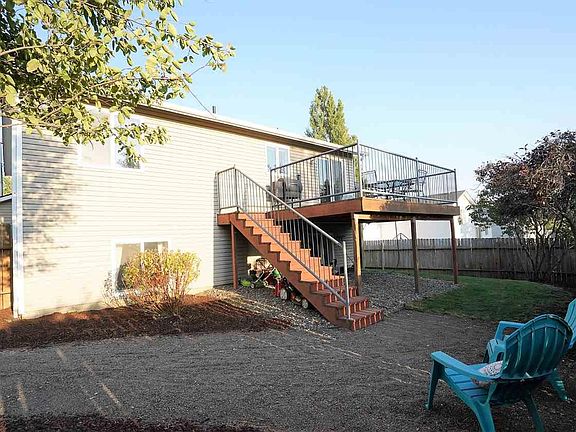 3rd image of 1935 NW Canyon View Dr