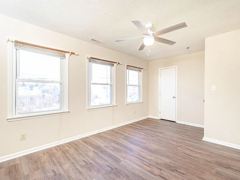 106 N Tunstall Ave — Photo 33