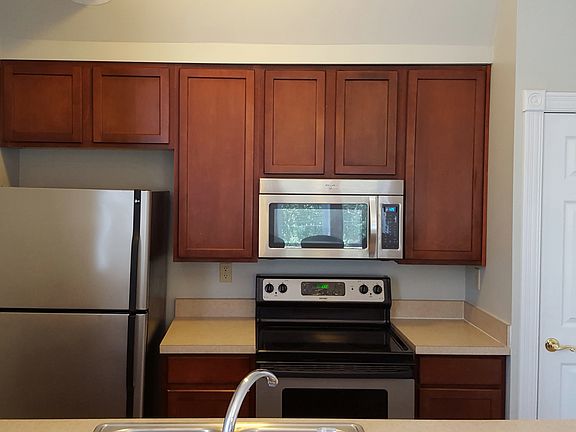 2nd image of 2151 Fulton Ave APT 3