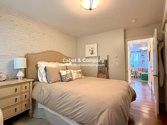 5th image of 18 Stillman St APT 3