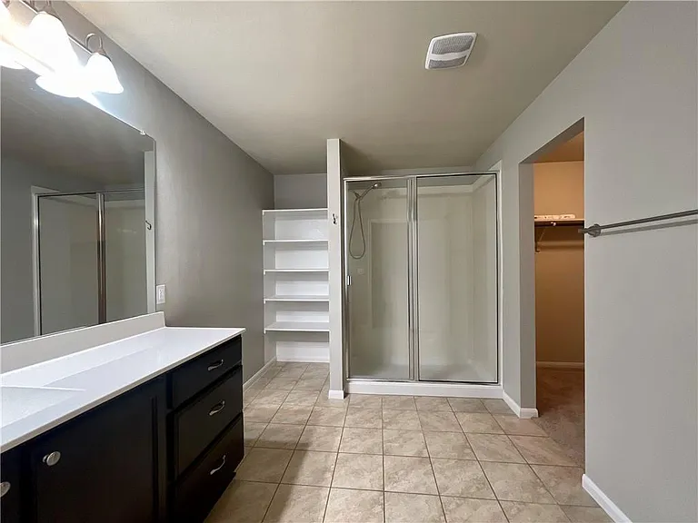 115 Leona River Trl — Photo 16