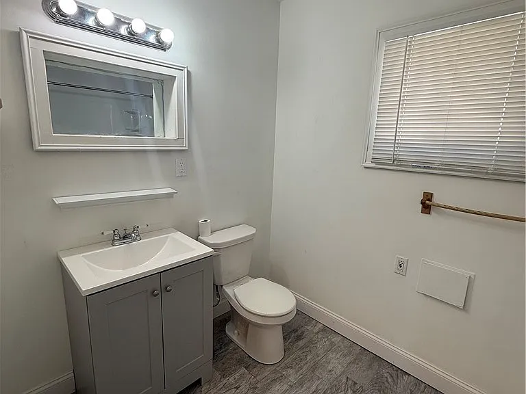 125 Eiseman Ave #UPPER — Photo 8