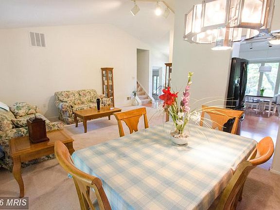 5th image of 105 Sunnymeadow Ln