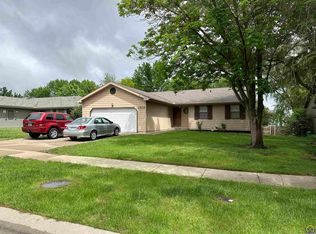 2812 SW Arvonia Pl, Topeka, KS 66614