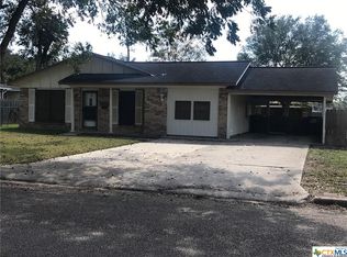 1505 E Polk Ave, Victoria, TX 77901