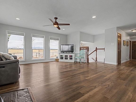 4th image of 847 26 Rd