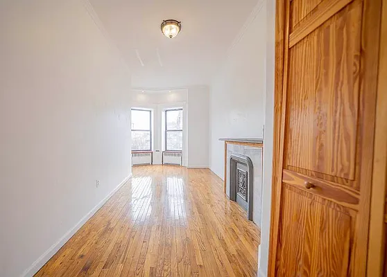 Rented by Reavis | media 9