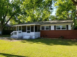 201 E Smith Ave, Nashville, GA 31639