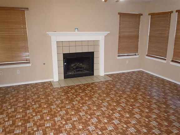 4th image of 644 Beatty Dr