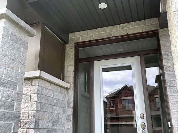 3rd image of 1007 Showman St