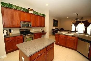 4th image of 2810 Park Meadow Dr