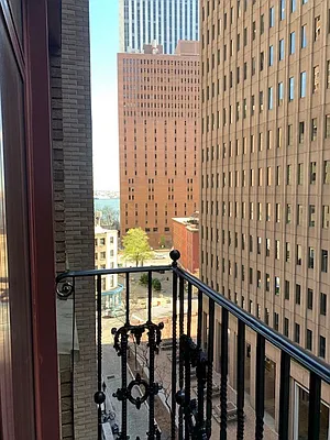 Rented by Compass | media 23