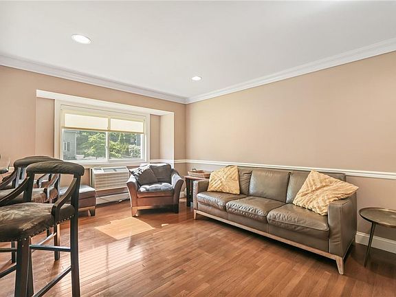 5th image of 14 I Blue Hill