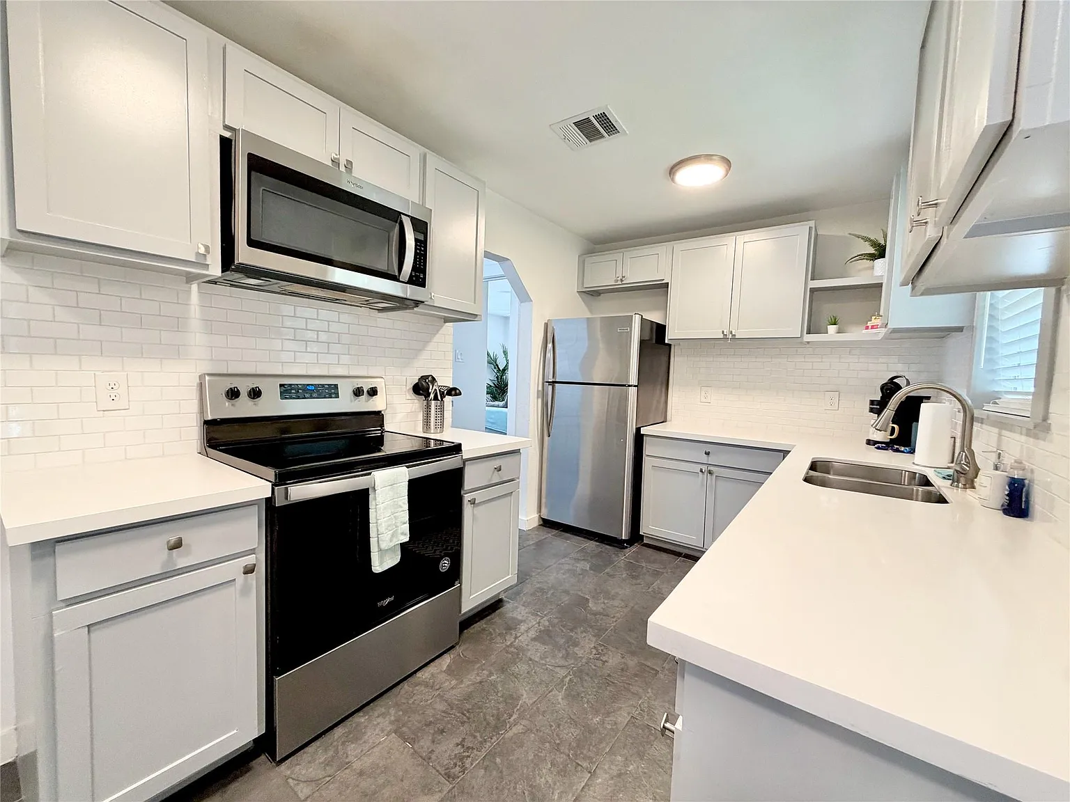 1 bed, 1.0 bath, 900 sqft, $2,350 — Photo 4
