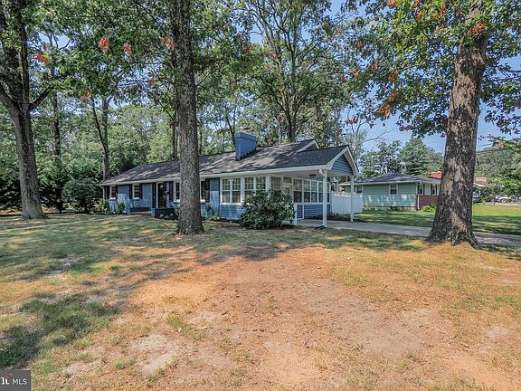 2nd image of 102 Balsam Dr