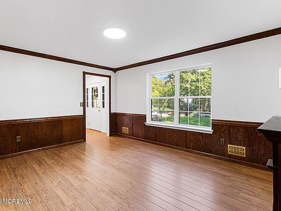 5th image of 569 Buttonwood Drive