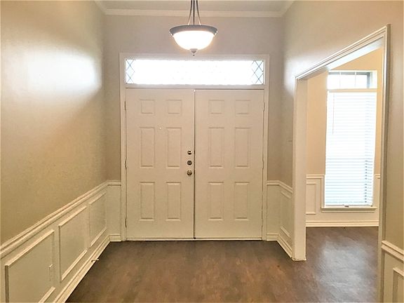 2nd image of 1801 S Crest Dr