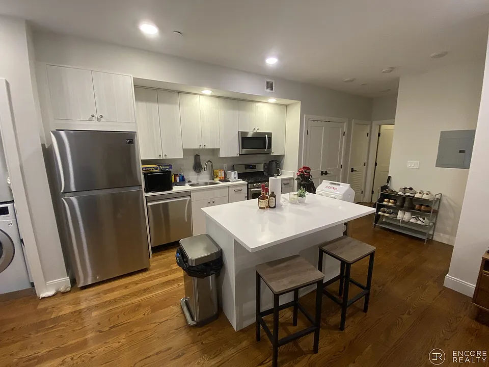 24 Everett St #3