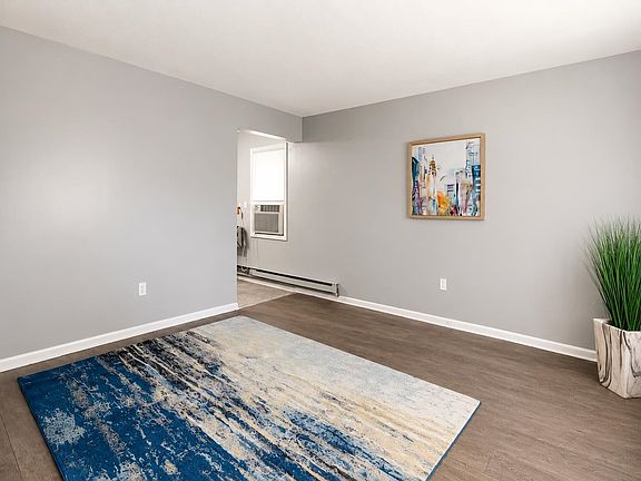 4th image of 3699 Skylark Dr