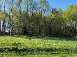 Woodland Hills Rd, Abingdon, VA 24210