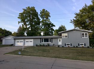 1012 N 13th St, Chariton, IA 50049