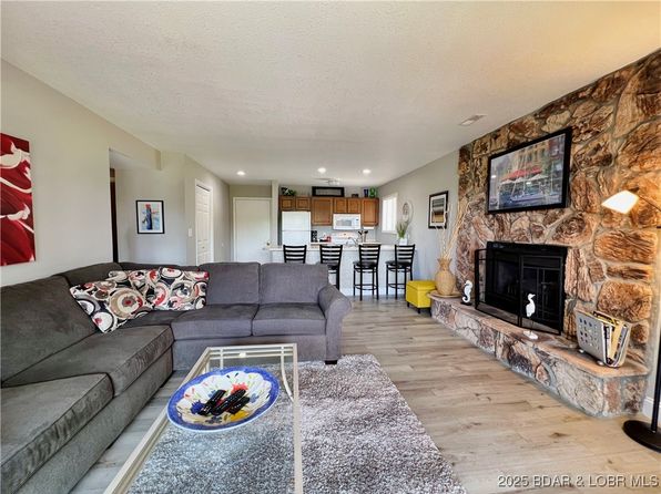 108 Robinwood Dr #2A, Lake Ozark, MO 65049
