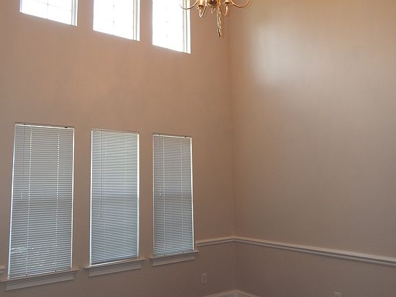 3rd image of 2109 Elderberry Dr