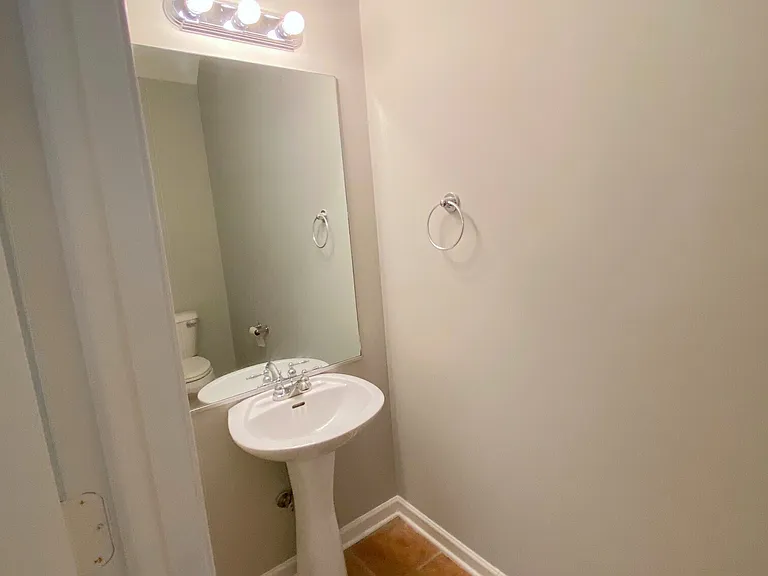 145 Bowen St #C4 — Photo 7