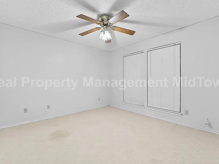 621 Windgate Ct — Photo 11