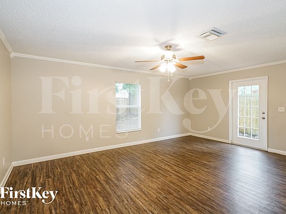 3rd image of 812 W Sligh Ave