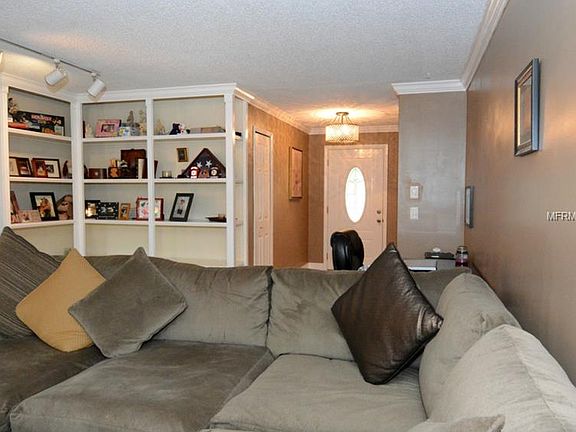 3rd image of 1062 Chokecherry Dr