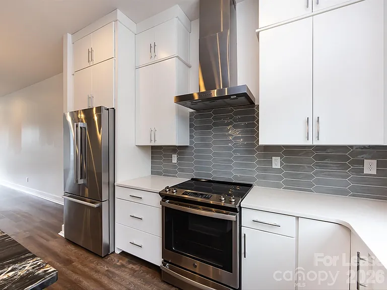 1207 E 36th St #3 — Photo 12