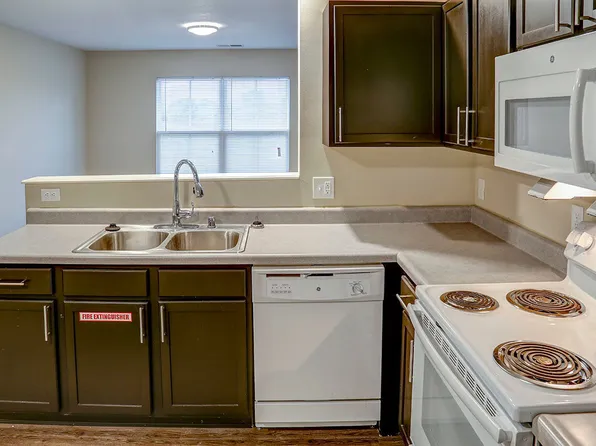 Tristan Ridge, 175 S King St APT 204, Eminence, KY 40019