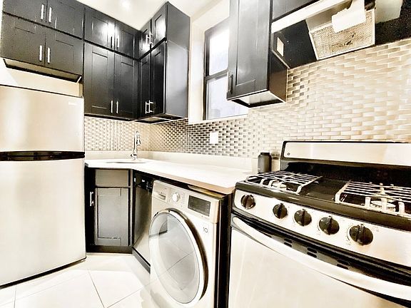 5th image of 961 Columbus Ave #5