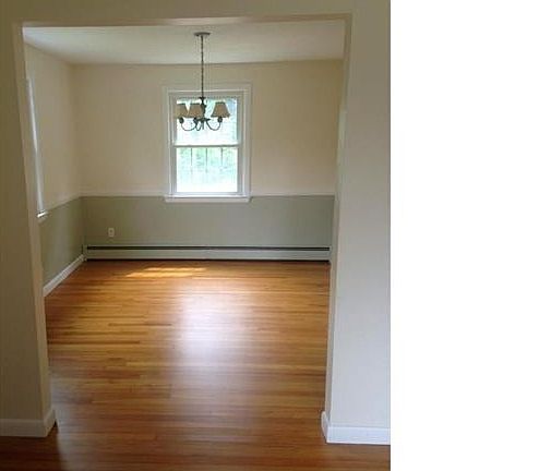 Is an eat-in kitchen not en...