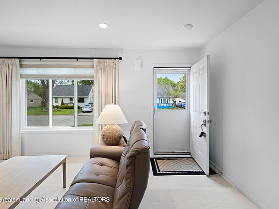 2nd image of 410 Julian Ave