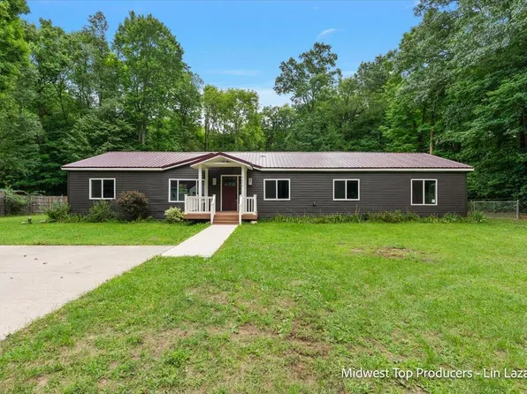 8270 Bradley Rd, Belding, MI 48809
