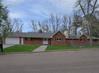 17 Heather Dr, Colorado Springs, CO 80906